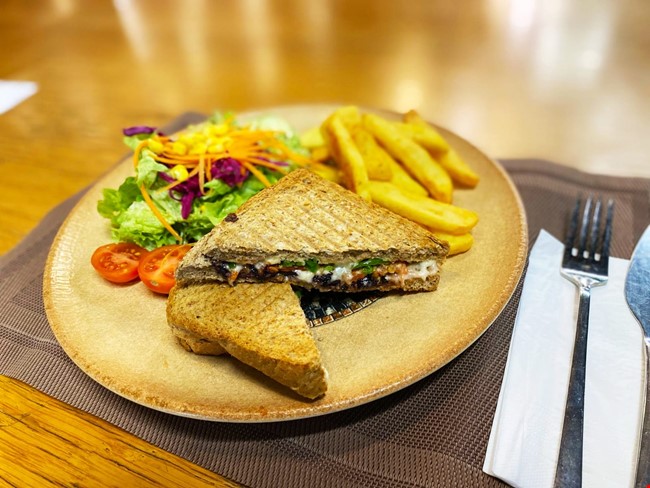 Akdeniz Tost
